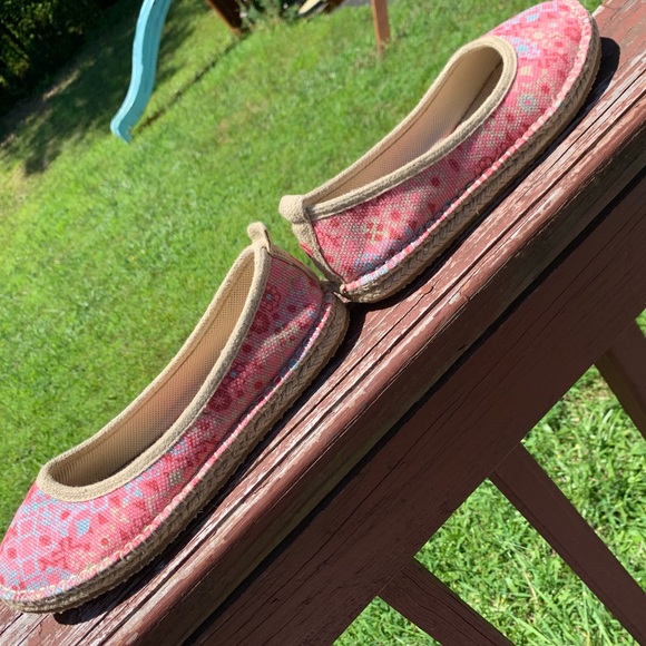 Acorn brand espadrille flats, PERFECT FOR SUMMER! - Picture 2 of 7